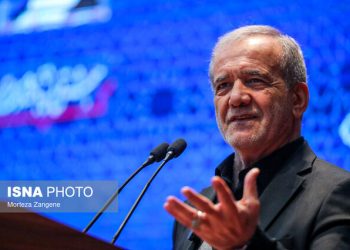 در برق ، آب ، نفت و بنزین مشکل داریم/ از تجار بپرسید که نبودن FATF چه مشکلی ایجاد کرده است