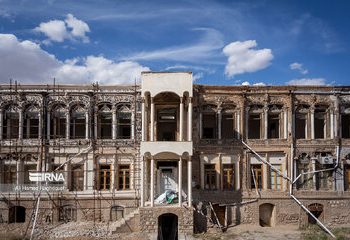 احیای تاریخ در دل شهر فرشها مرمت ۵۰ خانه تاریخی تبریز با فناوری نانو؛ تبدیل بافت فرسوده به «موزه زنده معماری»